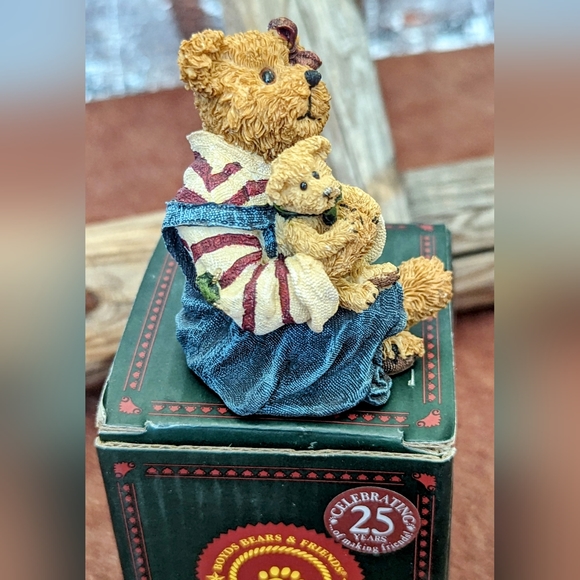 Boyds Bears Collection The Bearstone Collection Megan McBruin & Friend Bear Hugs - Picture 4 of 11